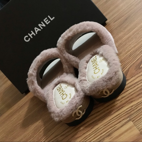 NWT Chanel Rabbit Fur Mules - Picture 2 of 5